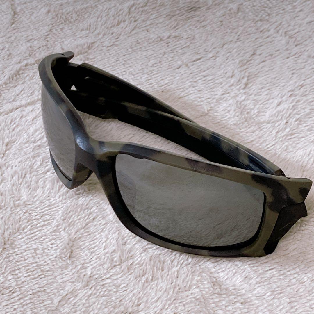 美品　オークリー　ストレートリンク　偏光サングラス　ブラック　黒　迷彩　ケース付