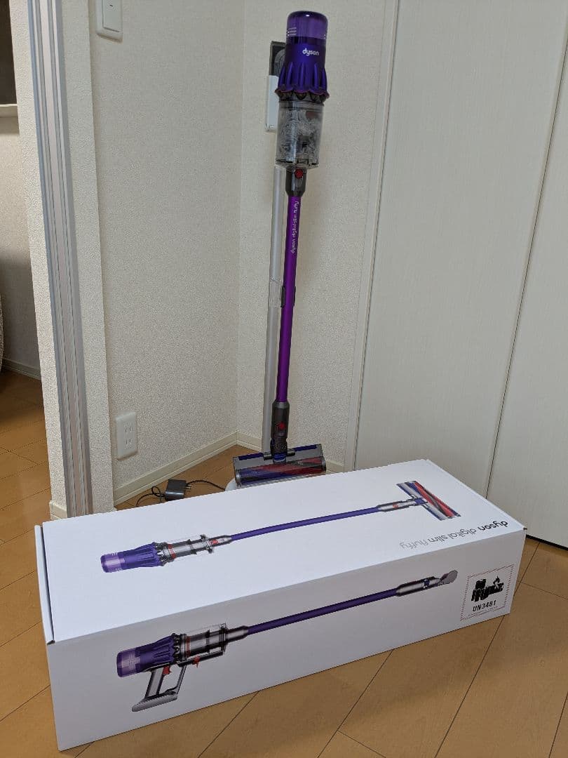 ダイソン Digital Slim Fluffy SV18 スタンド付き