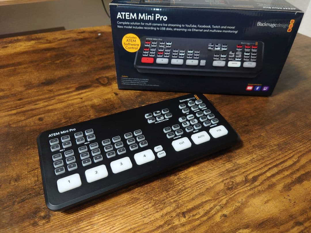 ATEM Mini Pro (ライブストリーミングスイッチャー)