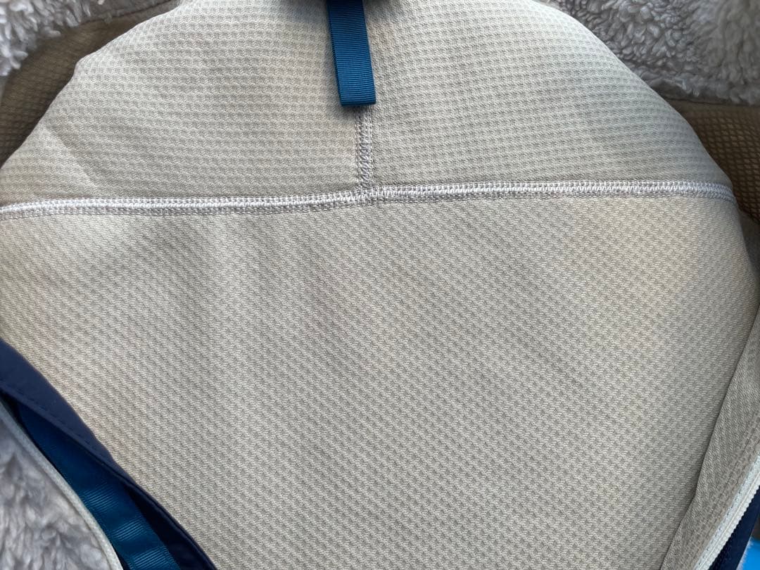 Patagonia レトロxベージュ