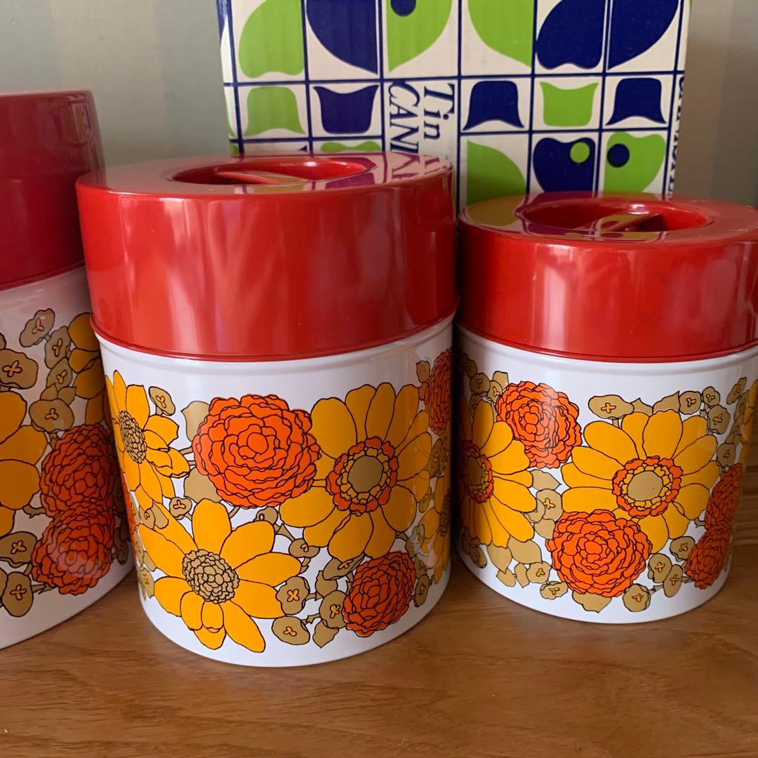 未使用 レア レトロ レトロポップ 4個 入れ子 ティン缶 キャニスター 花柄