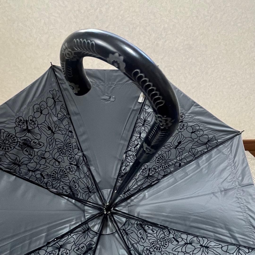 美品　ANNA SUI アナスイ　刺繍蝶柄　パゴタ傘　UV日傘
