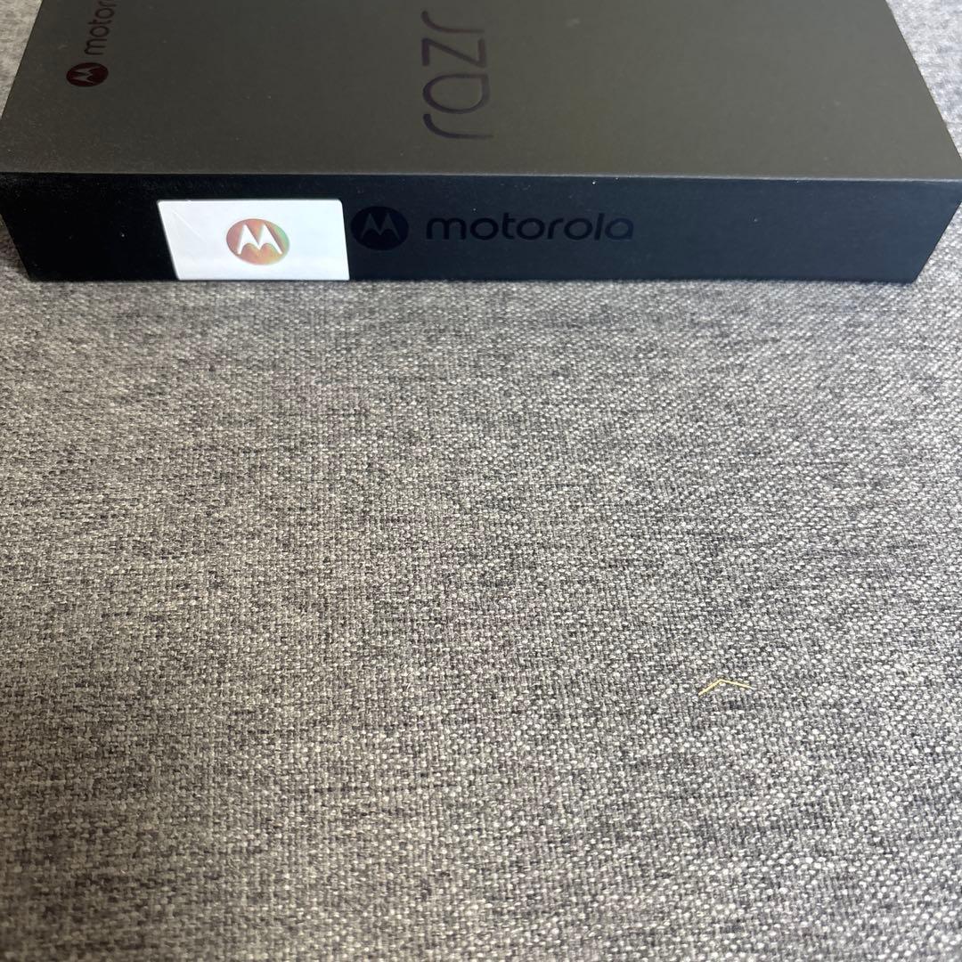 スマートフォン本体 MOTOROLA razr 60 512GB