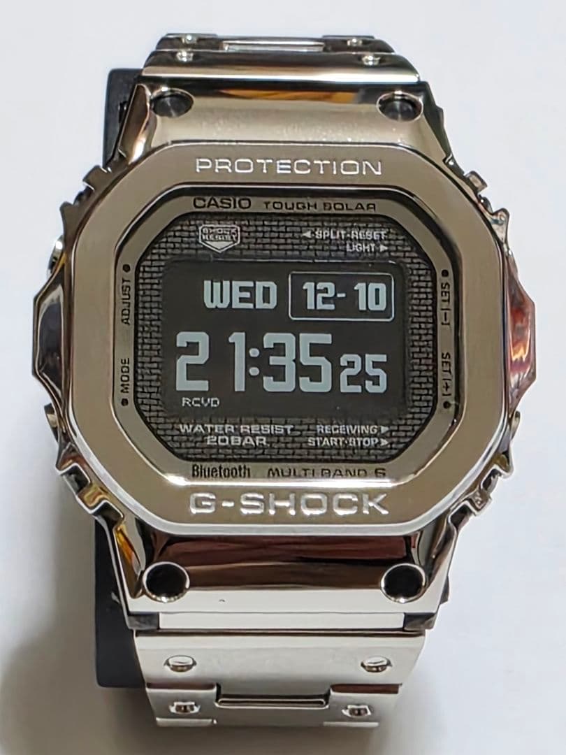 ほぼ新品G-SHOCK GMW-BZ5000D-1JFシルバー
