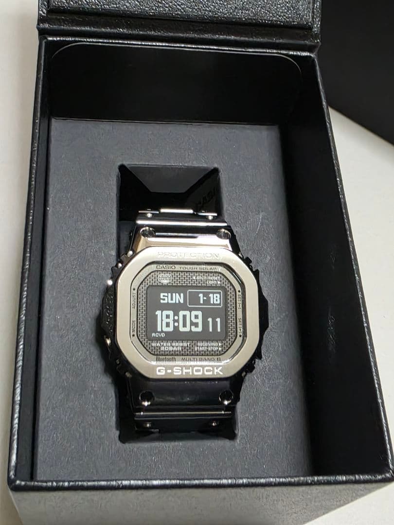 ほぼ新品G-SHOCK GMW-BZ5000D-1JFシルバー