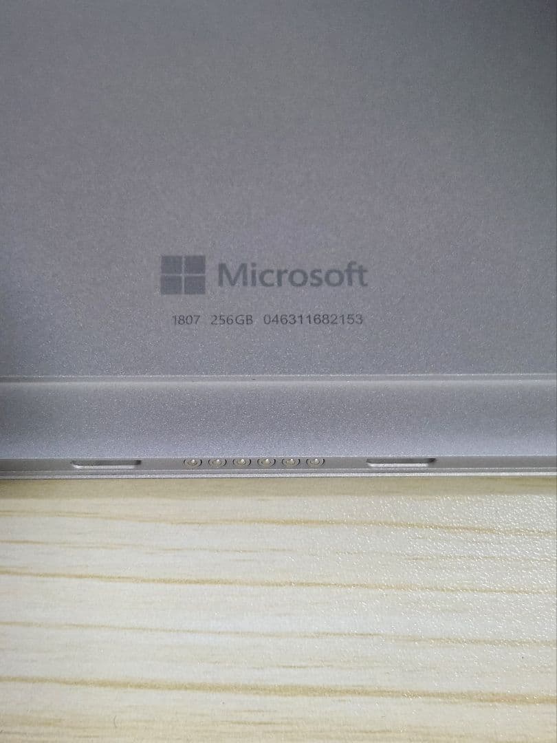 Surface Pro5 LTE仕様 Model 1807 8GB/256GB