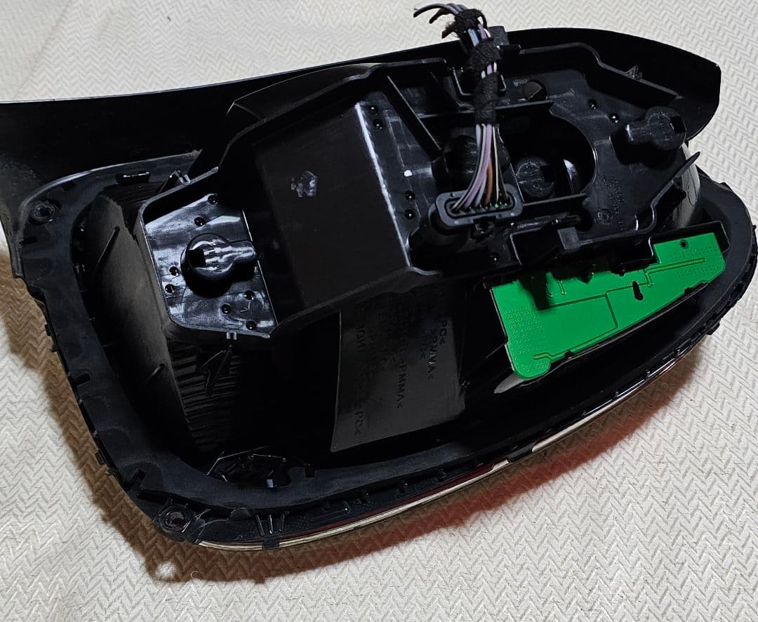 [MINI テールランプ 左側 赤 7297413-13 xm20