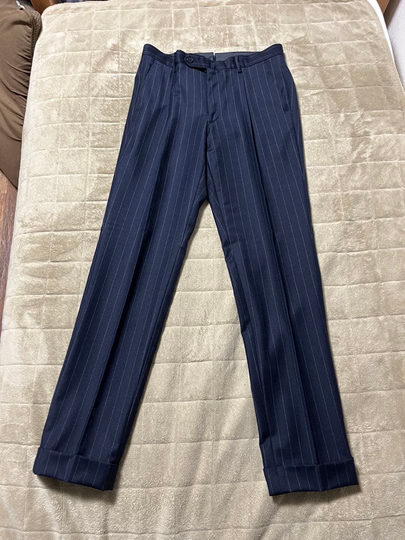 【極美品】シップス×ドーメルの上品なチョークストライプの秋冬用スーツ（46）です