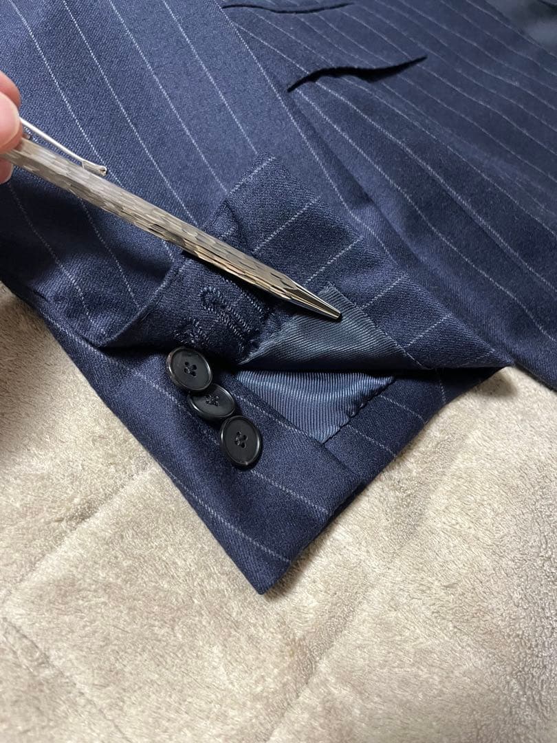 【極美品】シップス×ドーメルの上品なチョークストライプの秋冬用スーツ（46）です