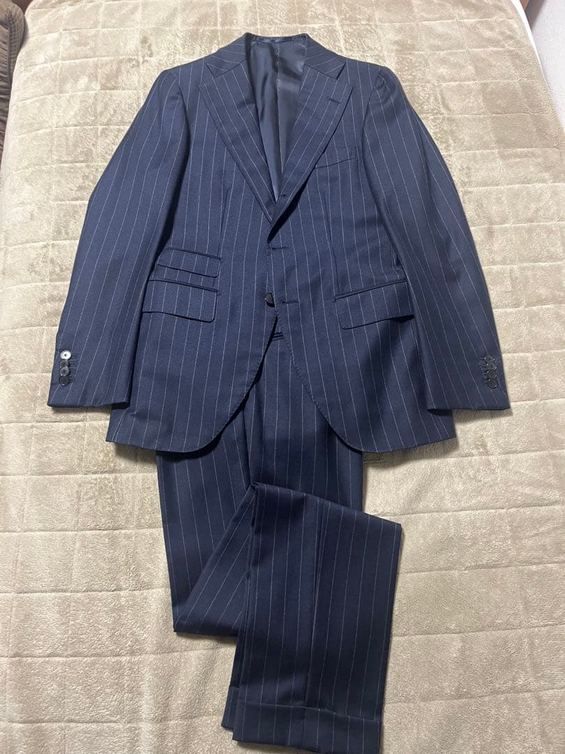 【極美品】シップス×ドーメルの上品なチョークストライプの秋冬用スーツ（46）です