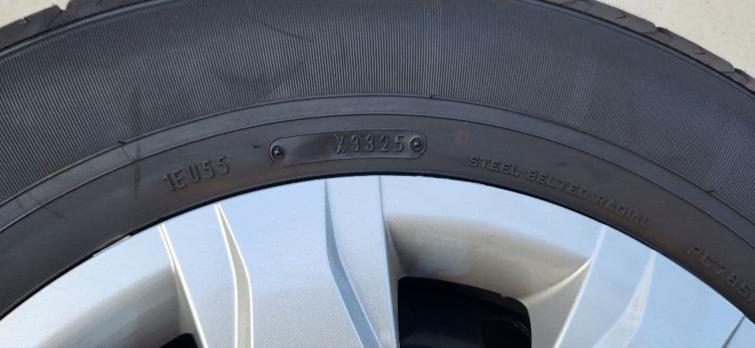 最終値下げ！トヨタ　純正　ハイエースタイヤ・ホイールセット 15インチ