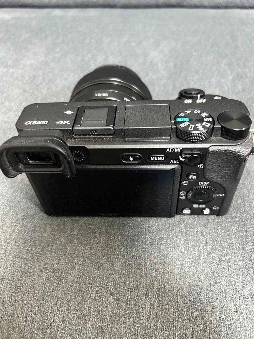 コ*ハ様 SONY α6400 ミラーレスカメラ 本体とレンズ付き