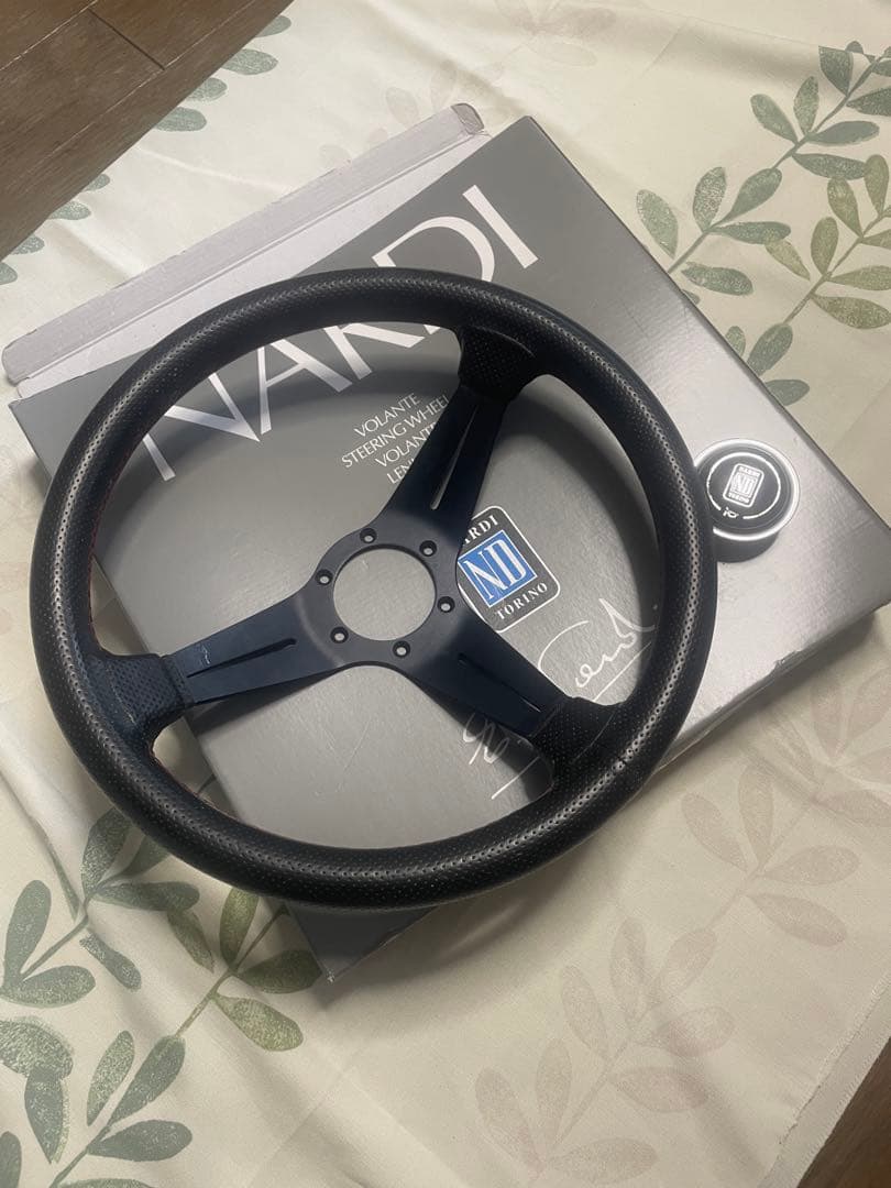 ナルディ　ディープコーン　ステアリング(35パイ)