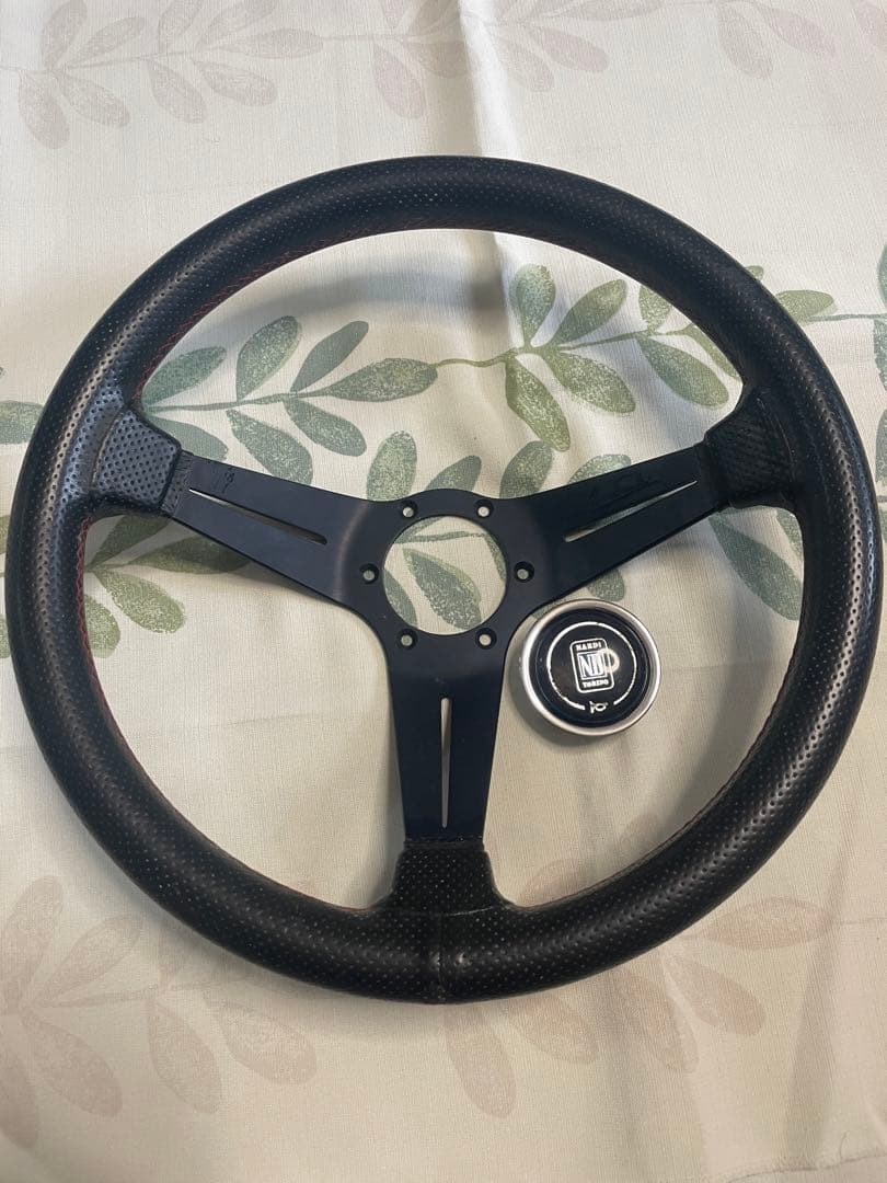 ナルディ　ディープコーン　ステアリング(35パイ)