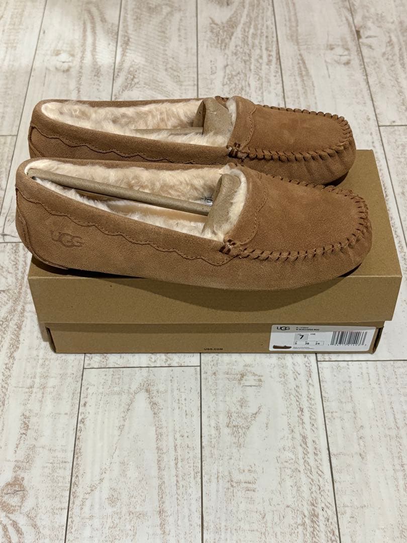 【新品未使用】UGG Scalloped Moc スカラップドモック モカシン