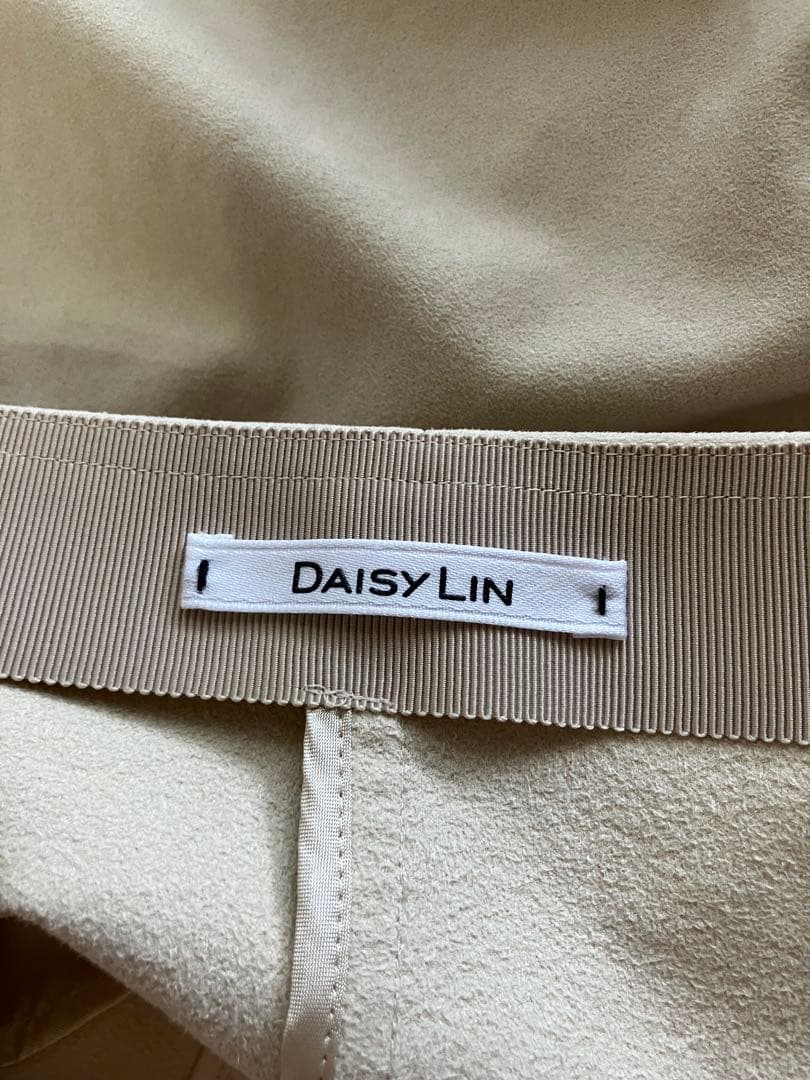 メノウです。foxey フォクシー　スエード　パンツ