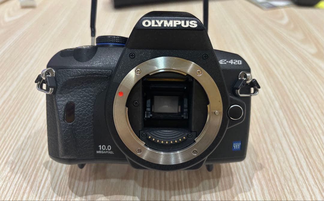 OLYMPUS E-420 デジタル一眼レフカメラ　レンズ、充電器セット