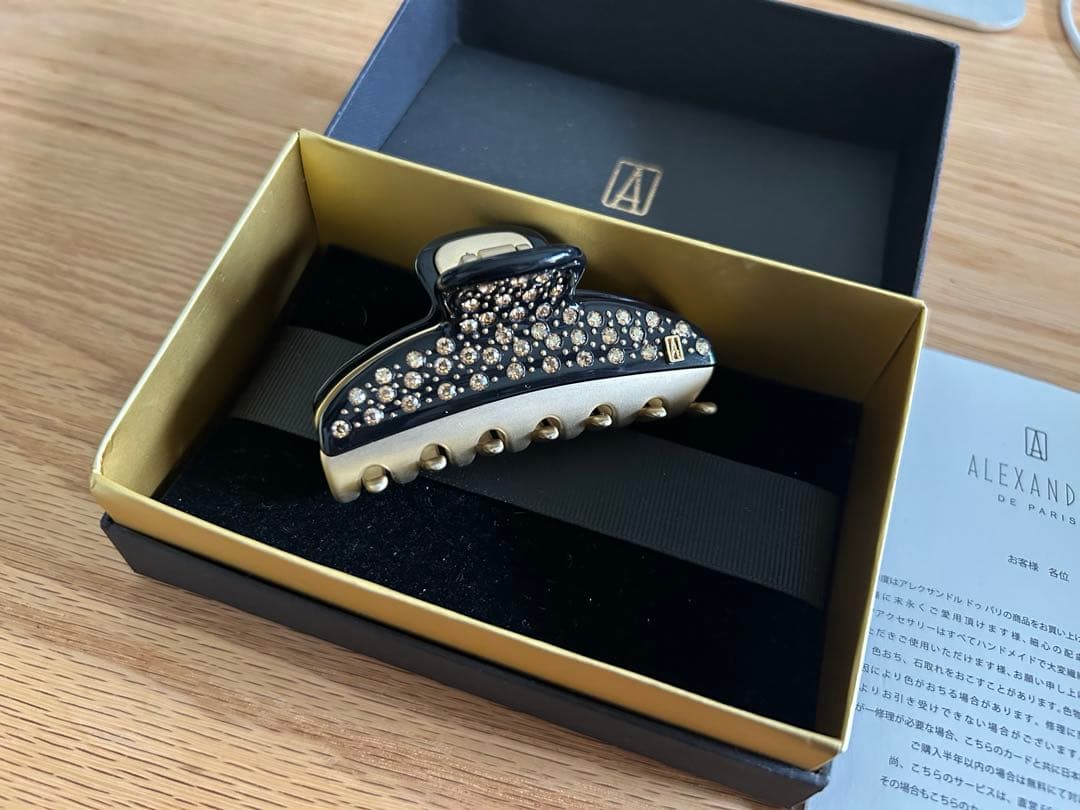 新品同様 アレクサンドルドゥパリ 全面スワロフスキークリップM