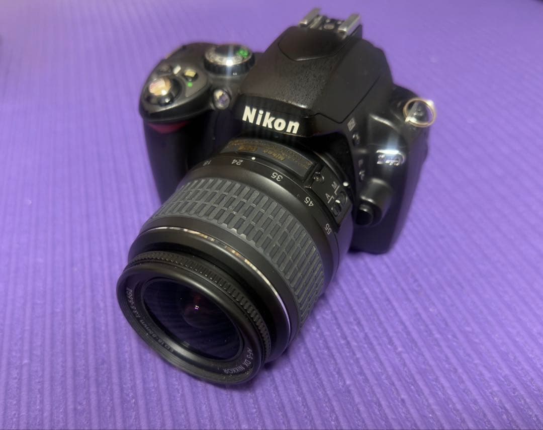 Nikon ニコン デジタル一眼レフカメラ D40
