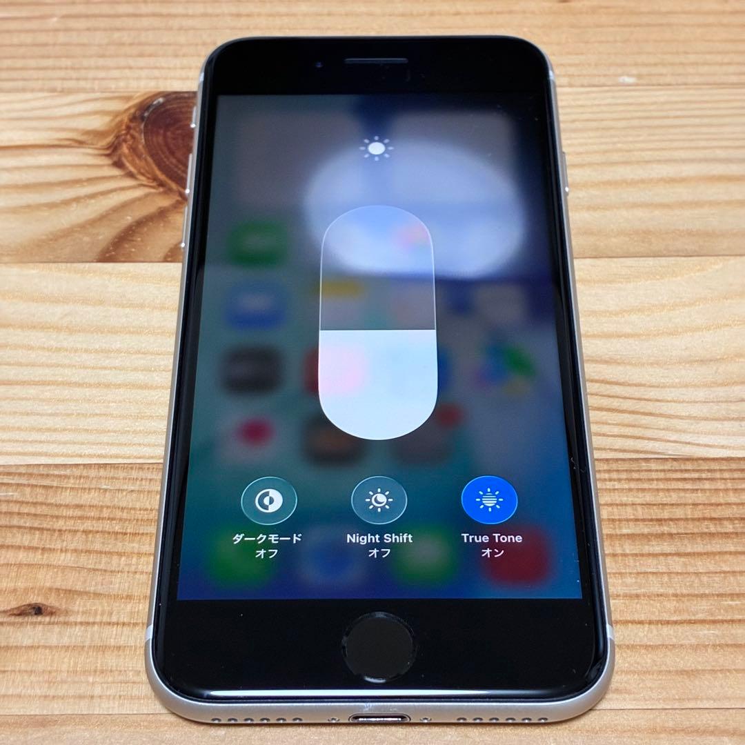 バッテリー新品　iPhoneSE第3世代64GB SIMフリyy17700f