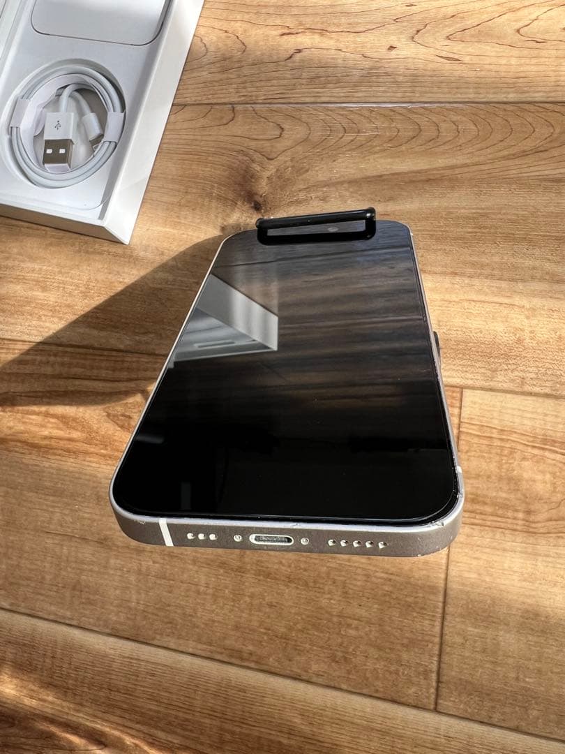 バッテリー91% iPhone 14 ホワイト SIM フリー