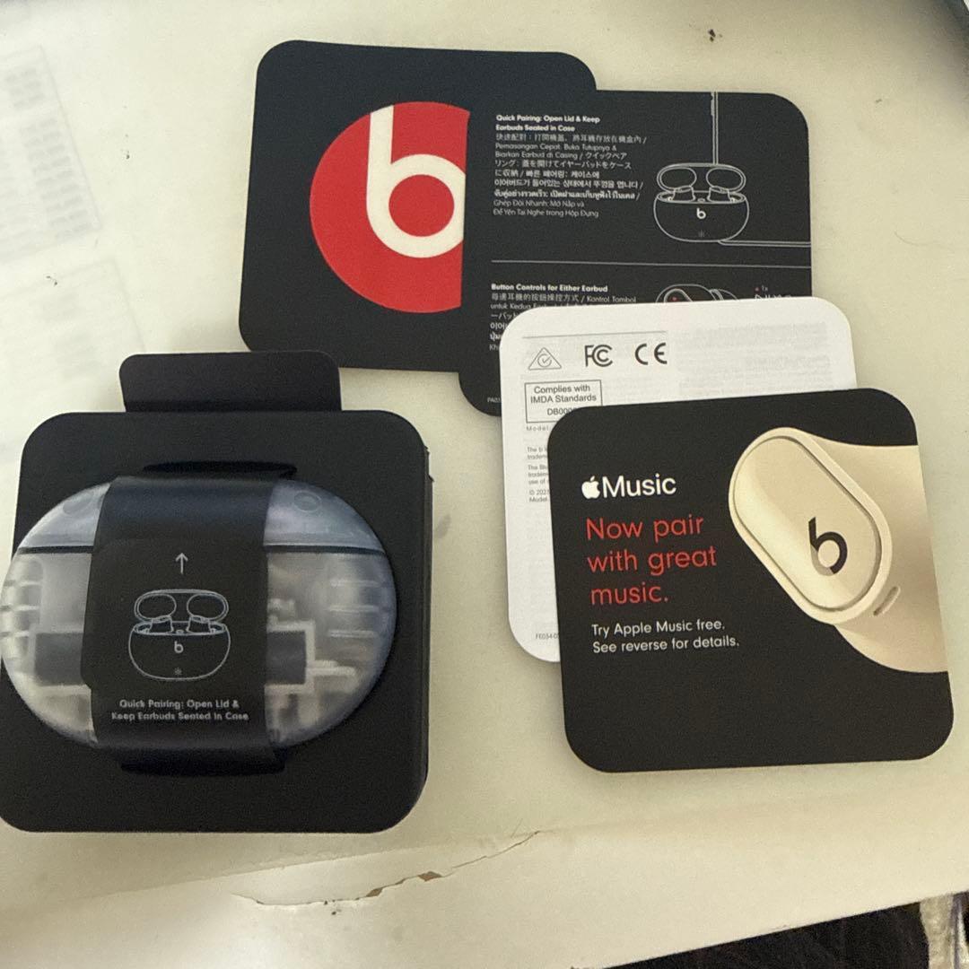 Beats Studio Buds + ワイヤレスイヤフォントランスペアレント