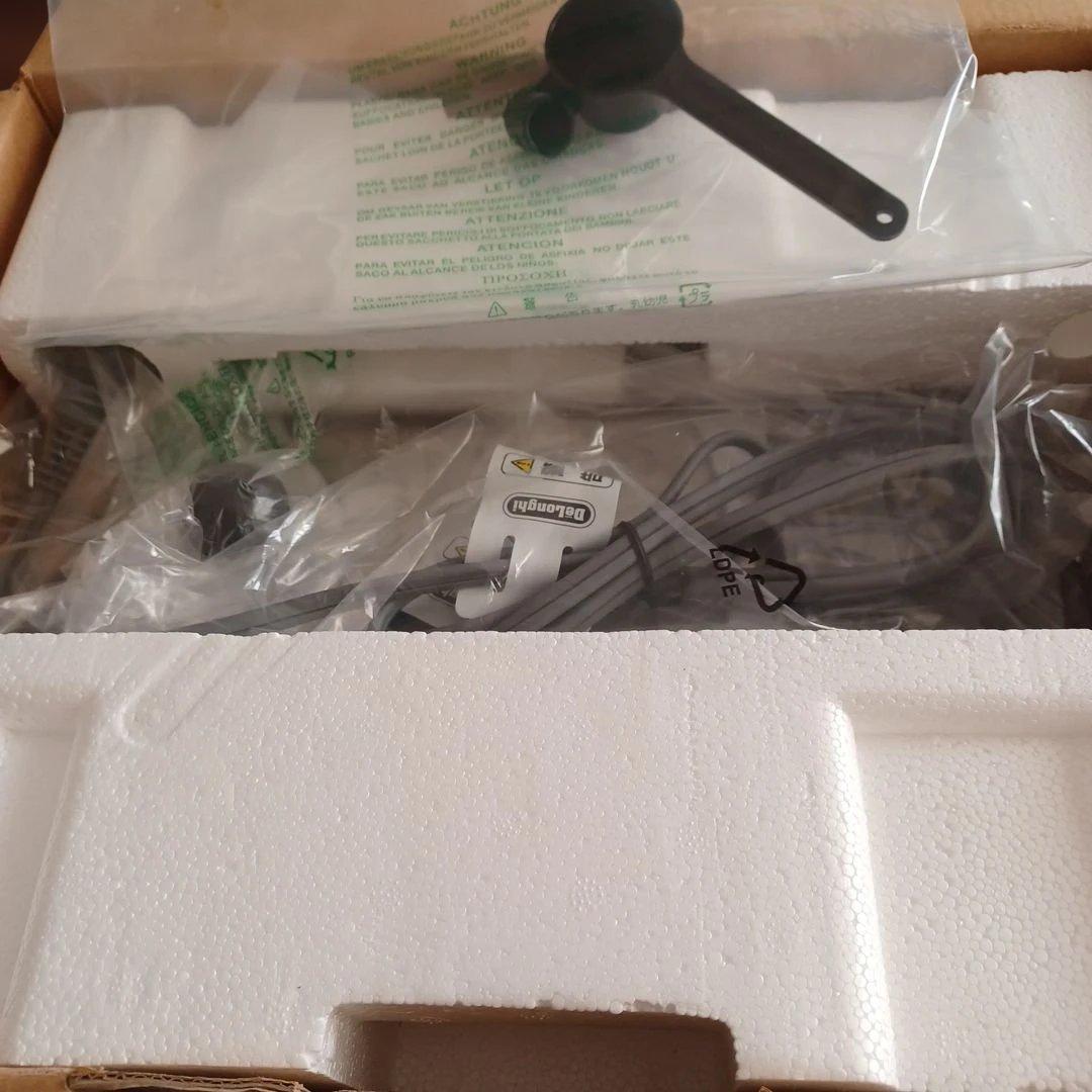 DeLonghi EC0310B エスプレッソマシン ブルー