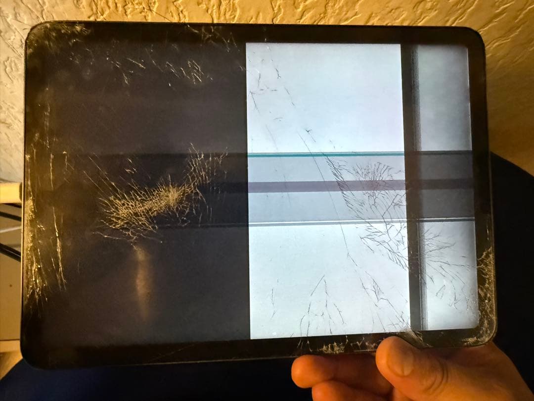 iPad air 第4世代 画面割れ　ジャンク品