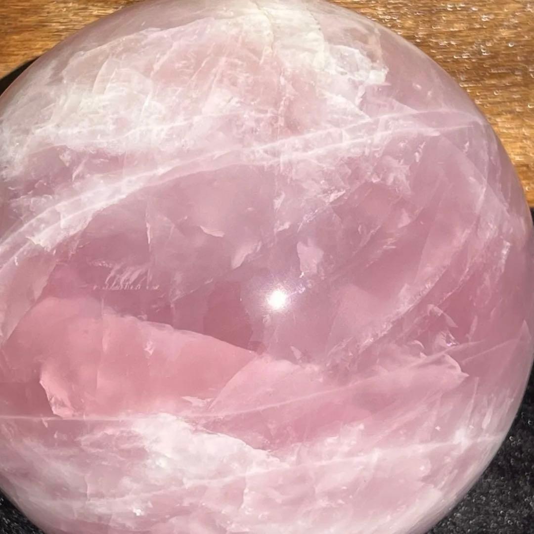 ☆超極大 ピンクスフィア☆特別出品☆優美☆虹入り ローズクォーツ 丸玉 天然石