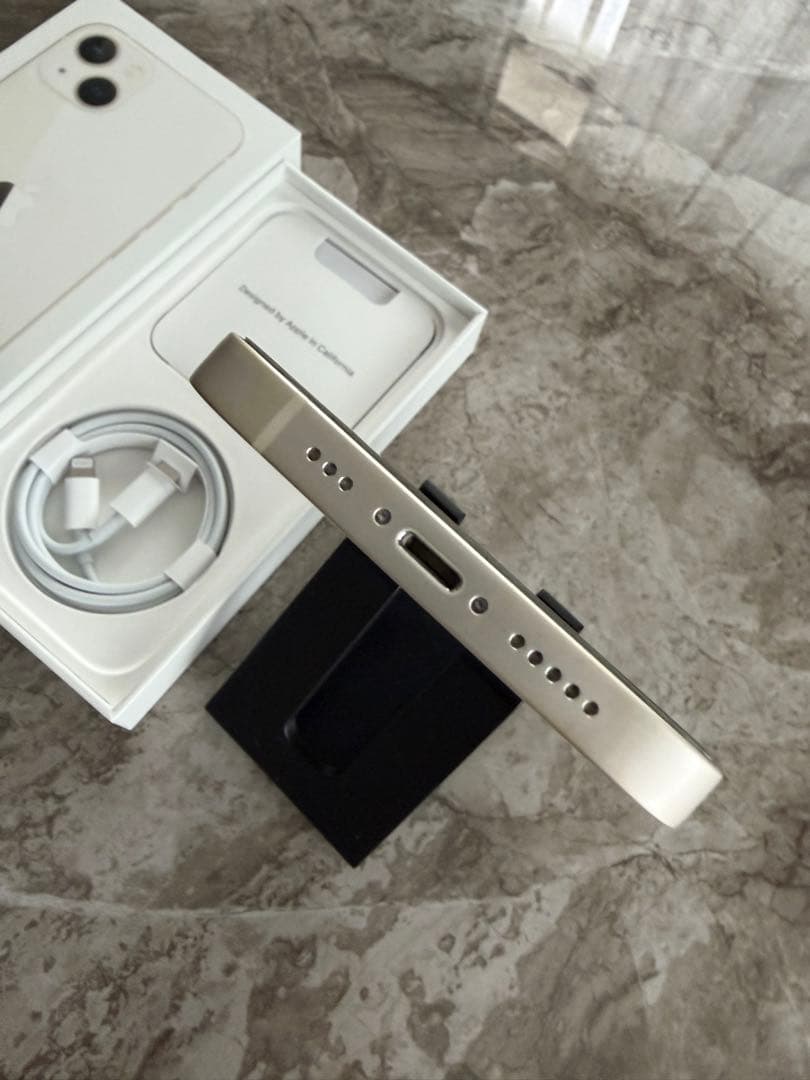 iPhone13 SIMフリー 128GB スターライト