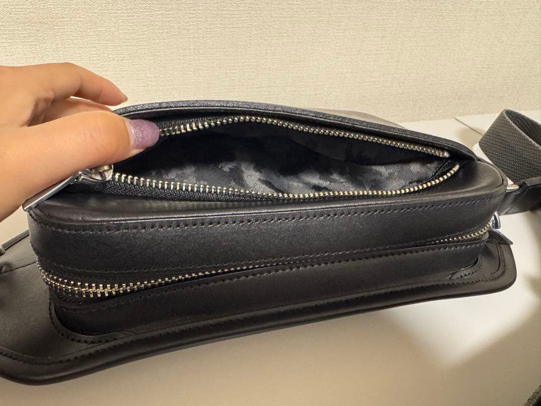 aniary(アニアリ) レザー ショルダー ボディバッグ