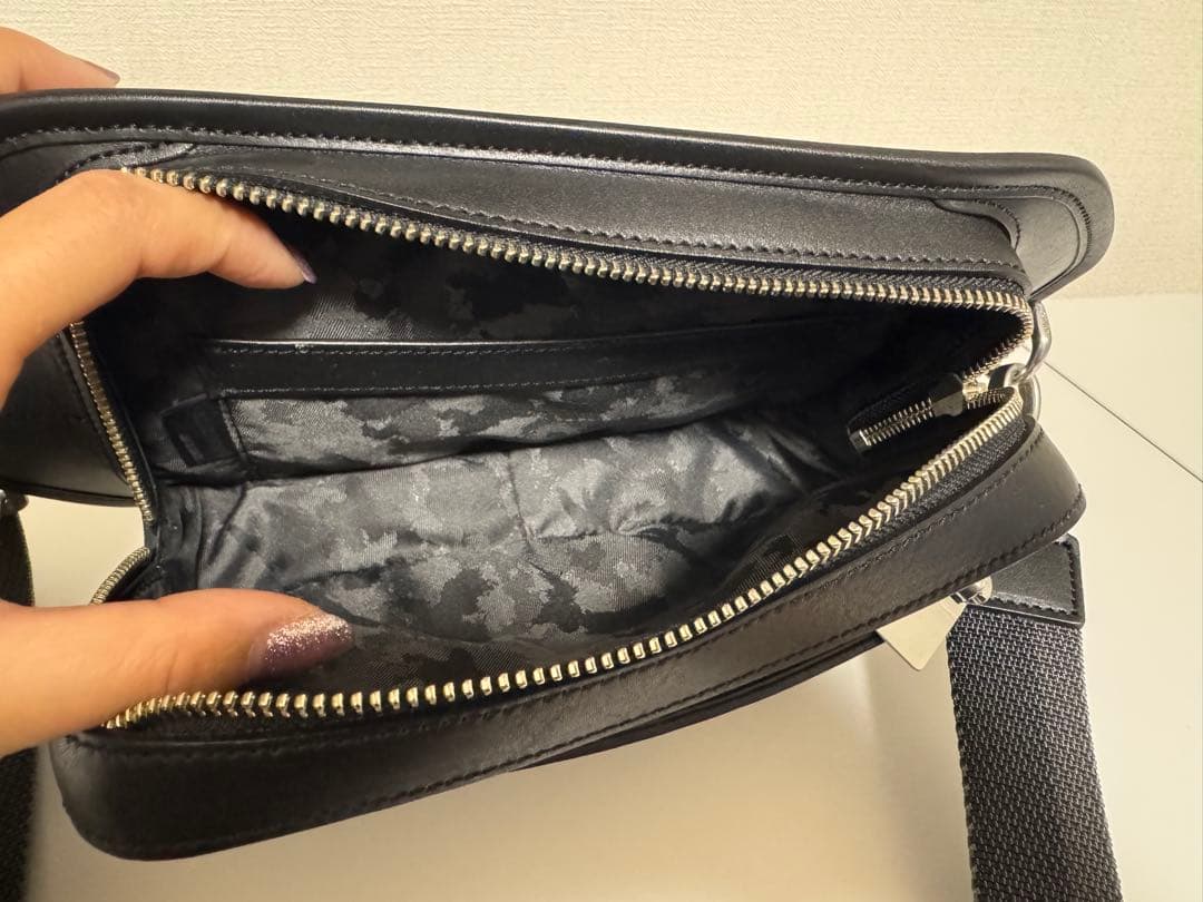 aniary(アニアリ) レザー ショルダー ボディバッグ