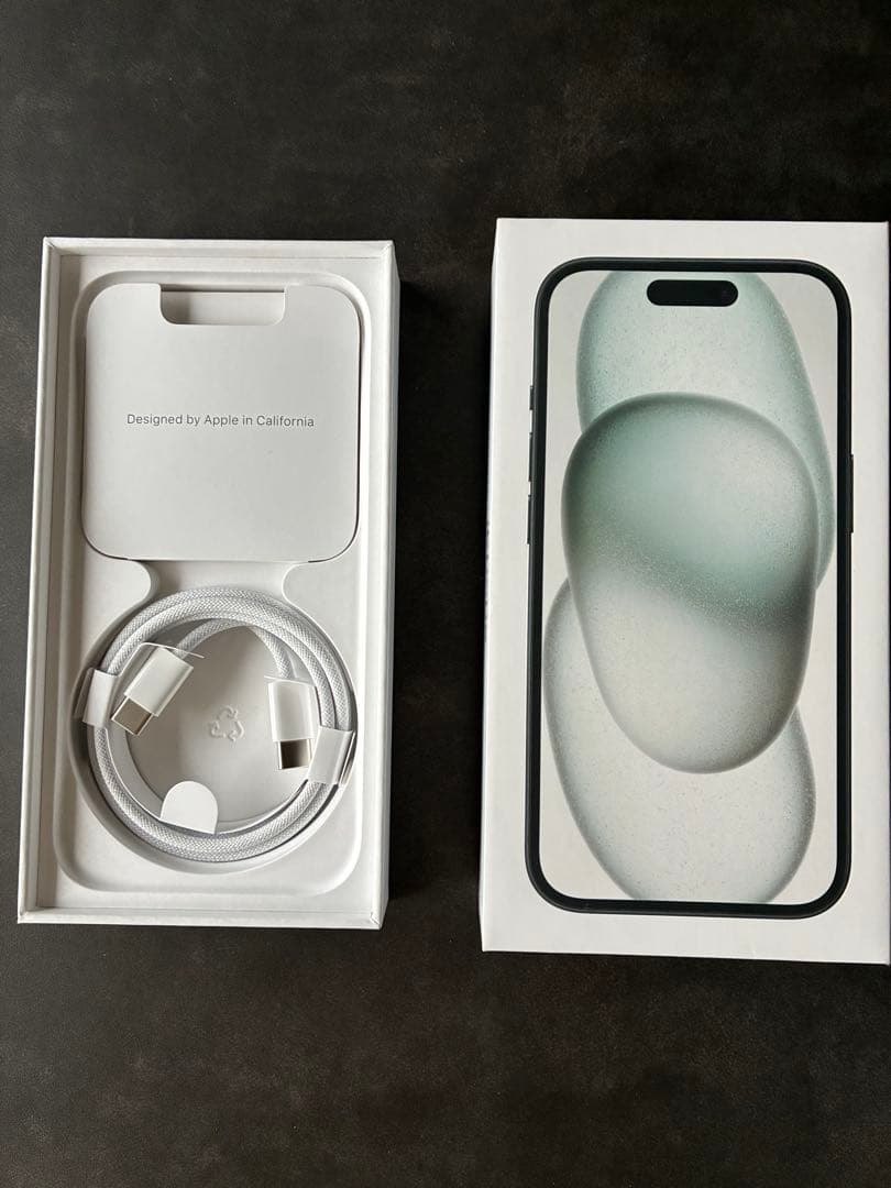 Apple iPhone 15 ブラック 128GB 本体　箱付　SIMフリー