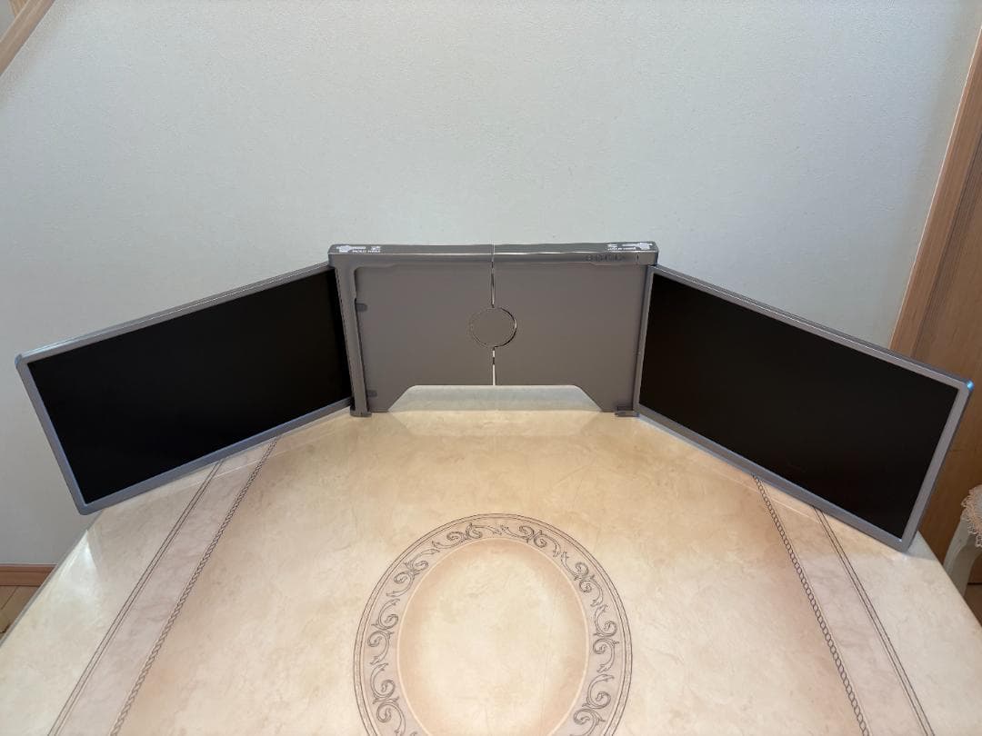 【1.42kg】14インチ ノートPC用 Tri-Screen Monitor