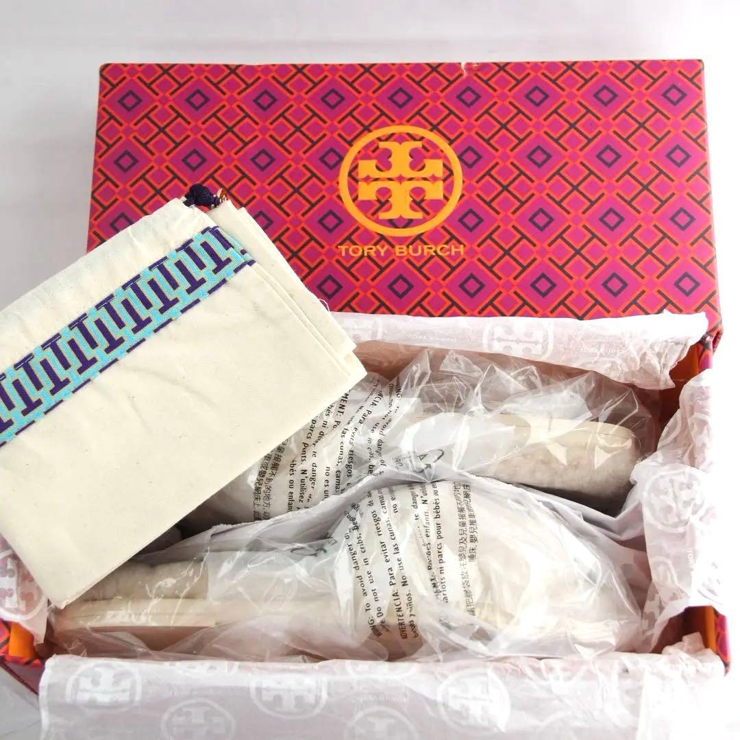 TORY BURCH ふわふわ柔らかファー ダブルＴロゴ ジュエルシアリング