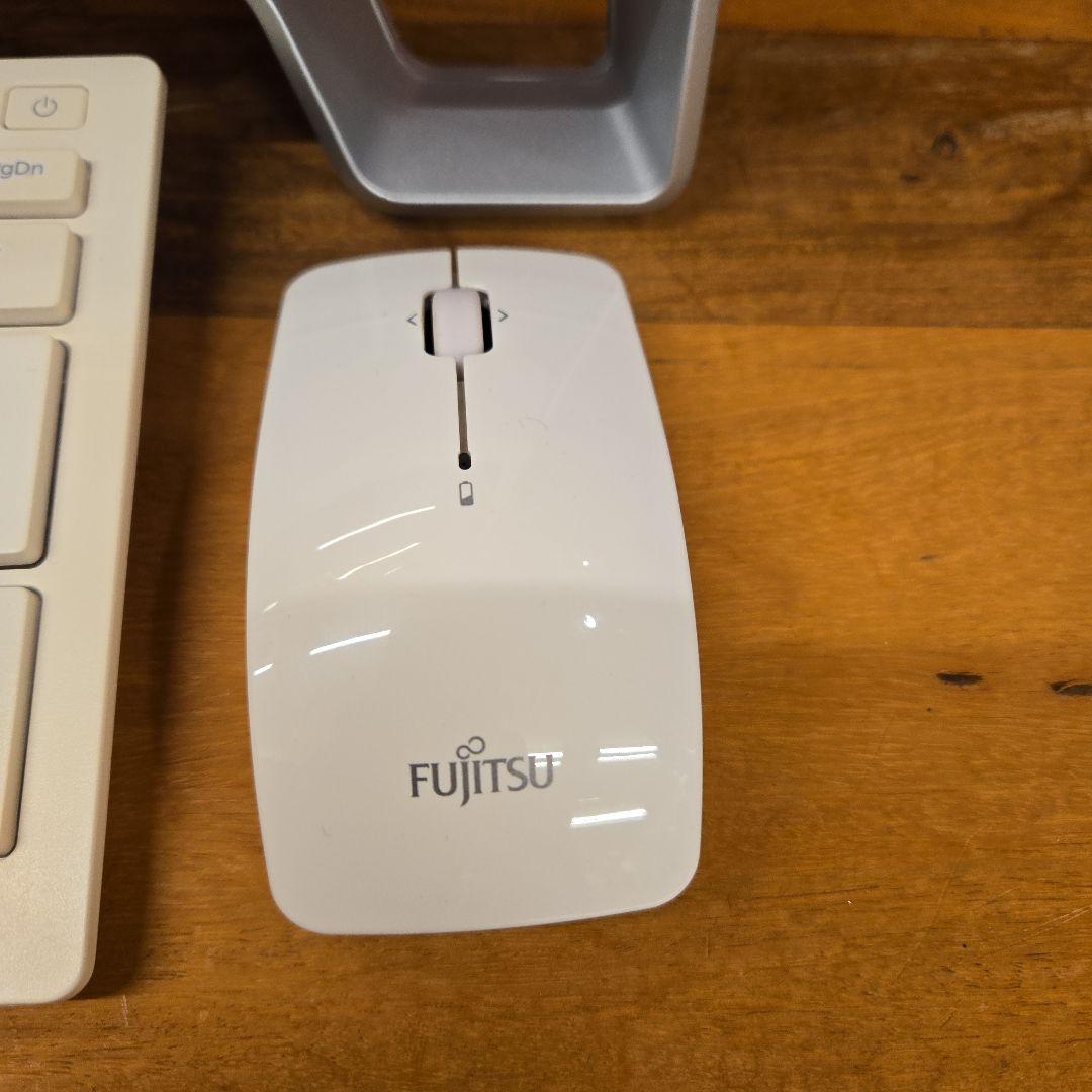 FUJITSU FMVF70YDW オールインワン パソコン 初期化済み