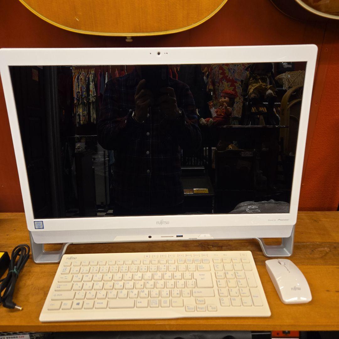 FUJITSU FMVF70YDW オールインワン パソコン 初期化済み