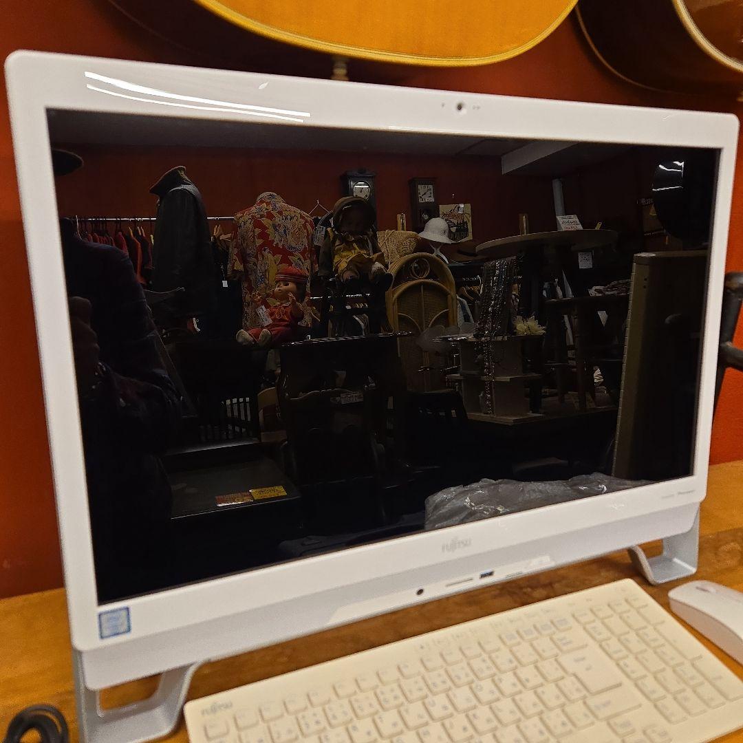 FUJITSU FMVF70YDW オールインワン パソコン 初期化済み