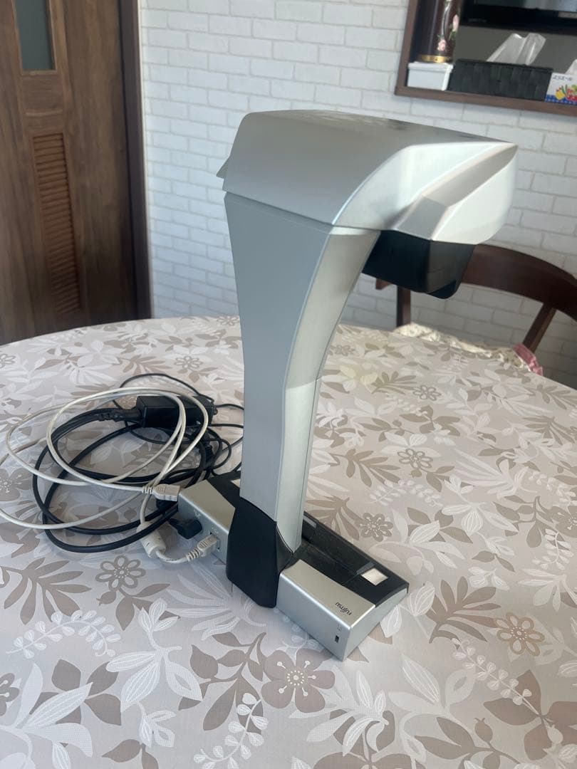 ScanSnap SV600非破壊スキャナ スタンド型 消毒・クリーニング済