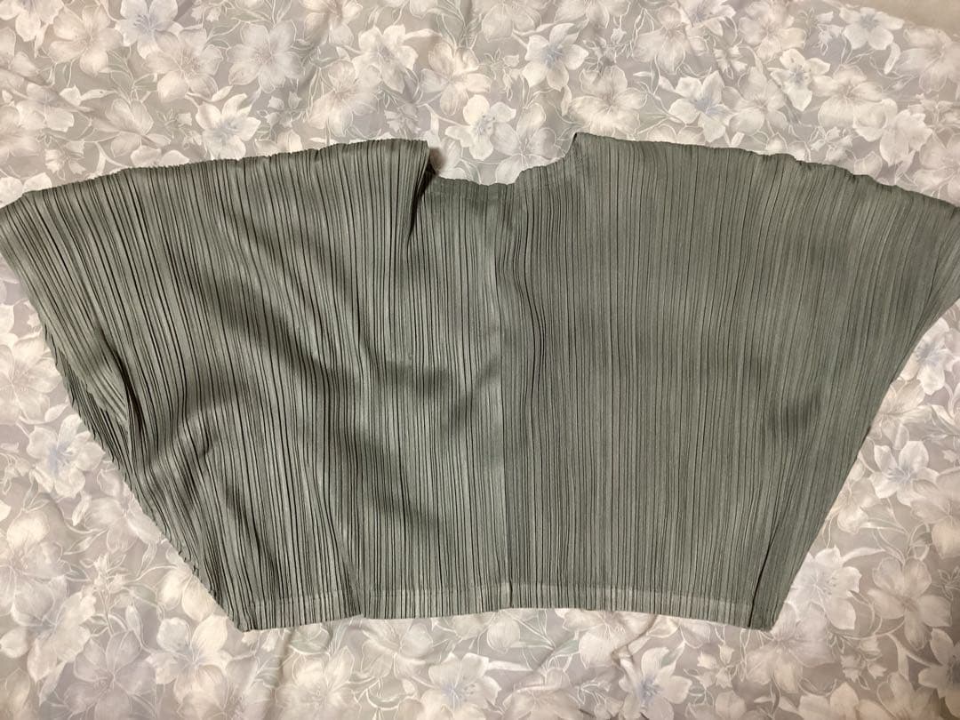 イッセイミヤケ　プリーツ　チューニックとブラウス