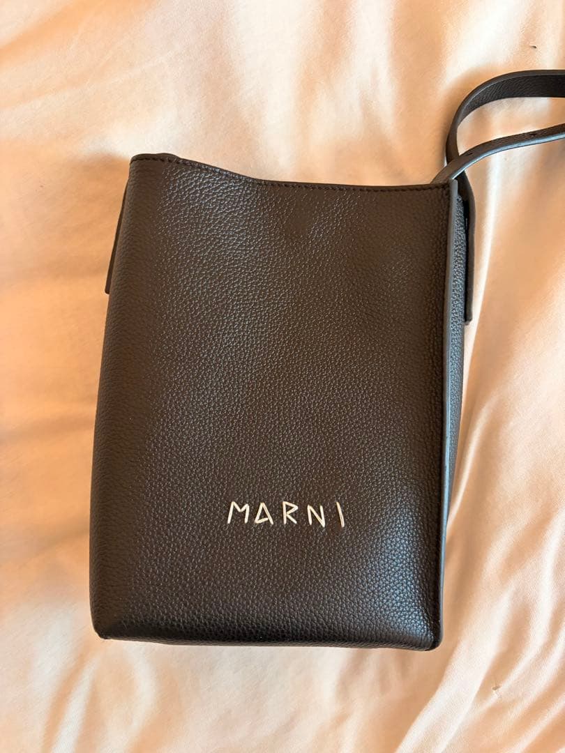 MARNI レザーショルダーバッグ　ブラック