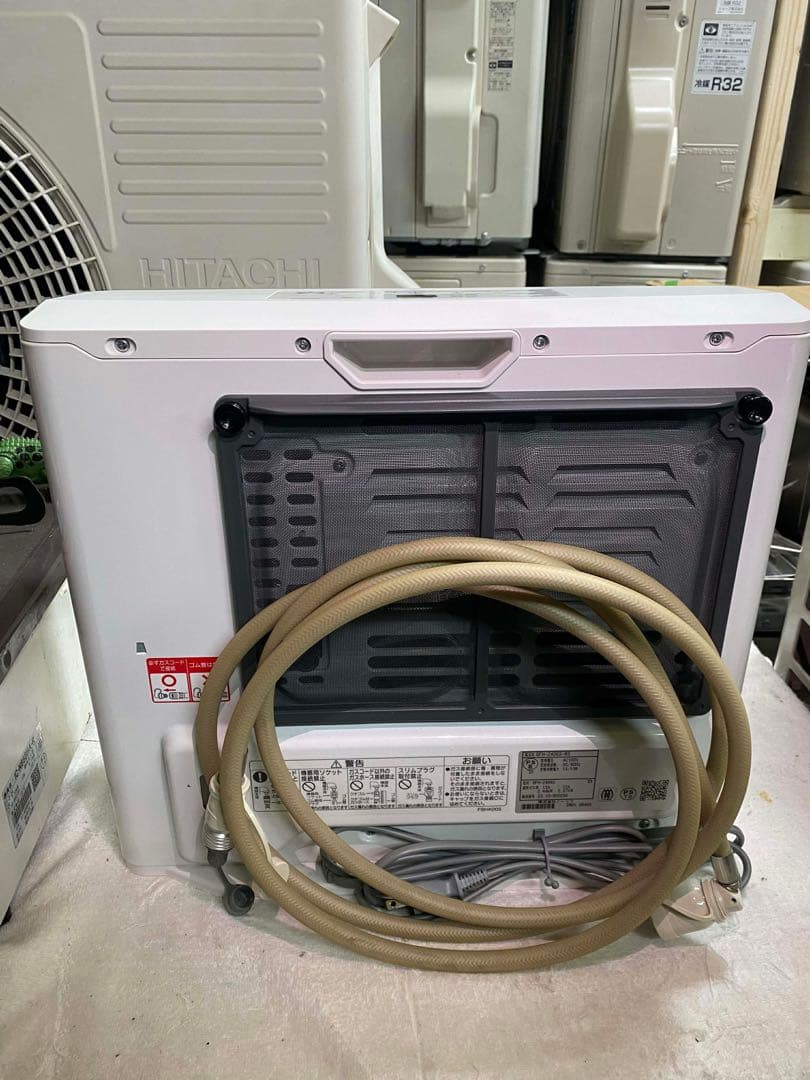 ガスファンヒーター ホワイト 接続ホース付き