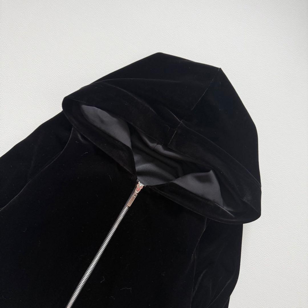 美品✨デイジーリンフォクシー　ロゴ入り　ベロアパーカー　フレアスリーブ　黒　38
