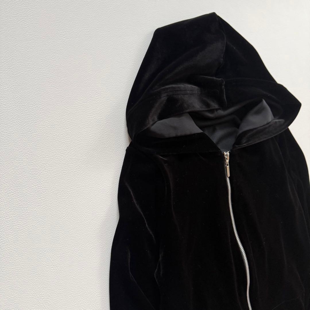 美品✨デイジーリンフォクシー　ロゴ入り　ベロアパーカー　フレアスリーブ　黒　38