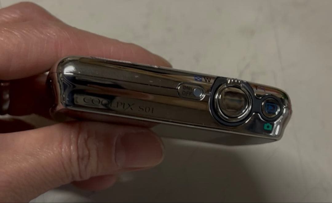 デジタルカメラ　NIKON COOLPIX S01 シルバー　ジャンク品