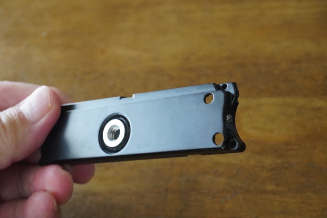 ニコンFモータードライブ用底板（シーソーレバー付き）　美品