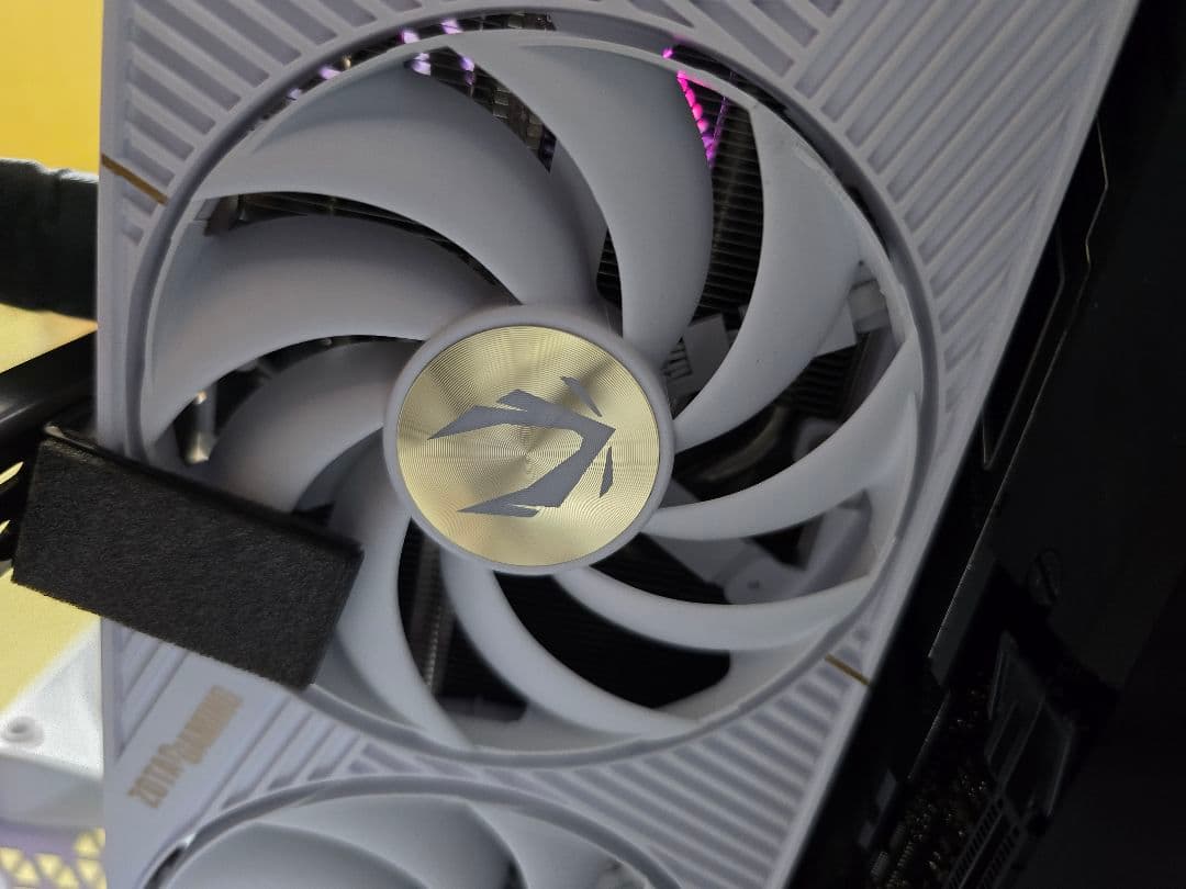 グラフィックボード・グラボ・ビデオカード ZOTAC GAMING GeForce RTX 5070