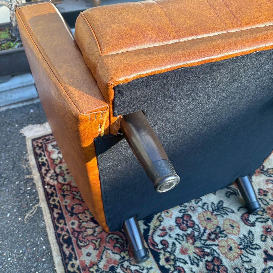 ビンテージ　レザーチェア　木製アームレスト　応接セット 2/2