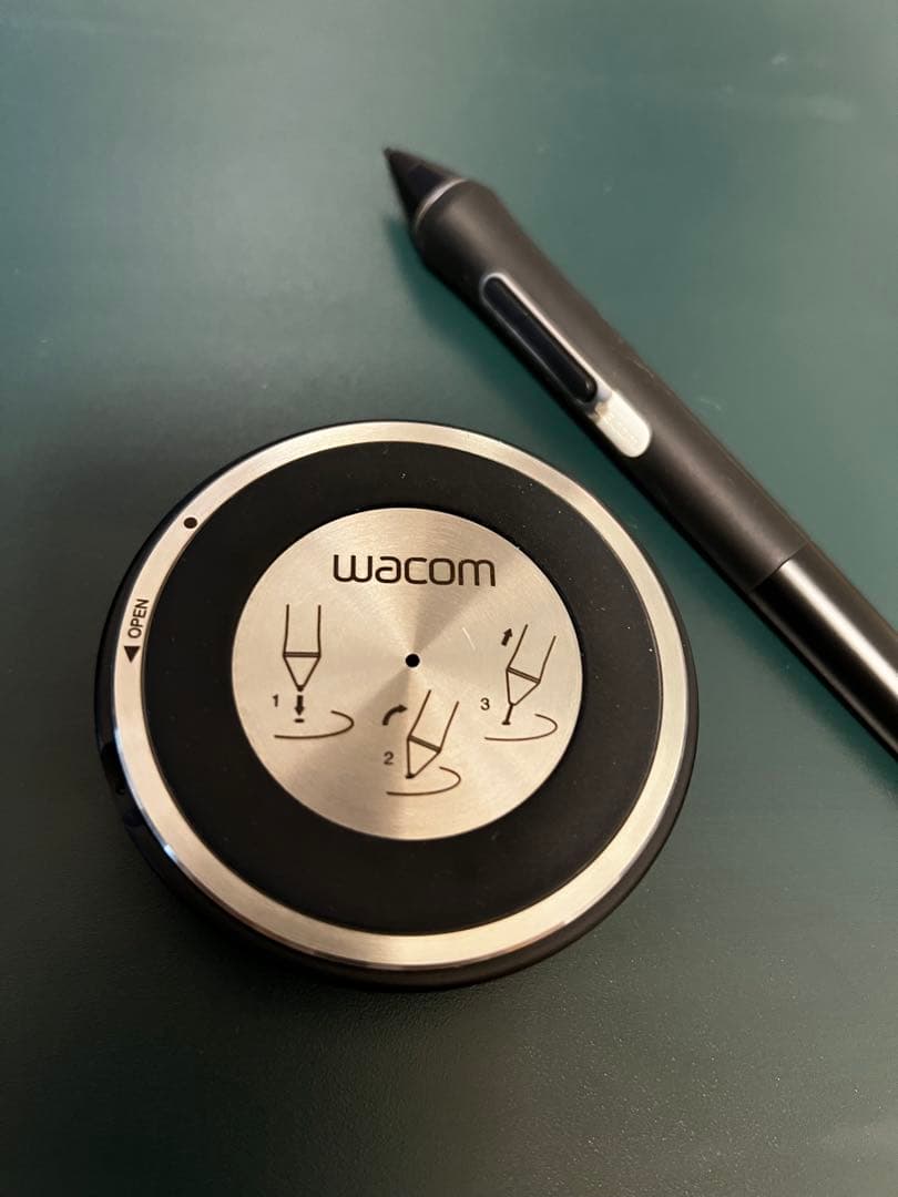 ワコム　ペンタブ　wacom intuos pro pht-660