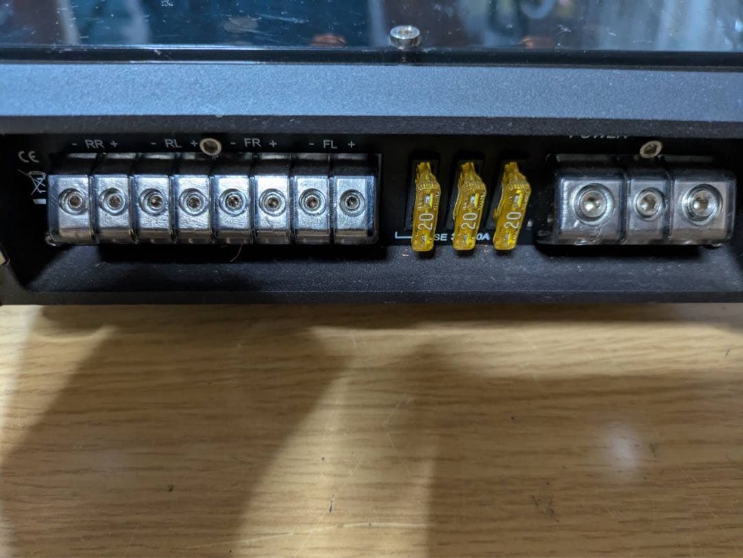 オーディオ harman/kardon 4チャンネルアンプ　CA470 廃盤